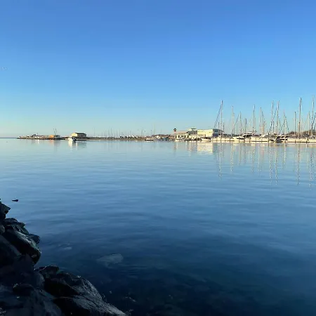 - Les Pieds Dans L'eau Agreable En Toutes Saisons 4 Couchages - Climatisation - Parking Prive - Piscine Sur - Vue Magnifique Et Rare - Situation Optimum - Les Argonautes - Ile Des Pecheurs - Cap D'agde 公寓 *