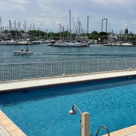 - Les Pieds Dans L'eau Agreable En Toutes Saisons 4 Couchages - Climatisation - Parking Prive - Piscine Sur - Vue Magnifique Et Rare - Situation Optimum - Les Argonautes - Ile Des Pecheurs - Cap D'agde 阿格德