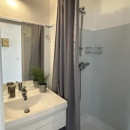 - Les Pieds Dans L'eau Agreable En Toutes Saisons 4 Couchages - Climatisation - Parking Prive - Piscine Sur - Vue Magnifique Et Rare - Situation Optimum - Les Argonautes - Ile Des Pecheurs - Cap D'agde 公寓