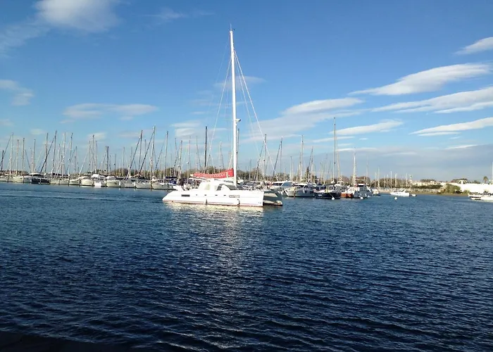 - Les Pieds Dans L'eau Agreable En Toutes Saisons 4 Couchages - Climatisation - Parking Prive - Piscine Sur - Vue Magnifique Et Rare - Situation Optimum - Les Argonautes - Ile Des Pecheurs - Cap D'agde アパート アグド
