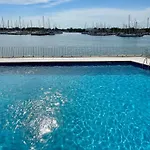 - Les Pieds Dans L'eau En Toutes Saisons 4 Couchages - Climatisation - Parking Privé - Piscine Sur - Vue Magnifique Et Rare - Situation Optimum - Les Argonautes - Ile Des Pêcheurs - Cap D'agde
