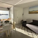 - Les Pieds Dans L'eau En Toutes Saisons 4 Couchages - Climatisation - Parking Privé - Piscine Sur - Vue Magnifique Et Rare - Situation Optimum - Les Argonautes - Ile Des Pêcheurs - Cap D'agde Appartamento Agde