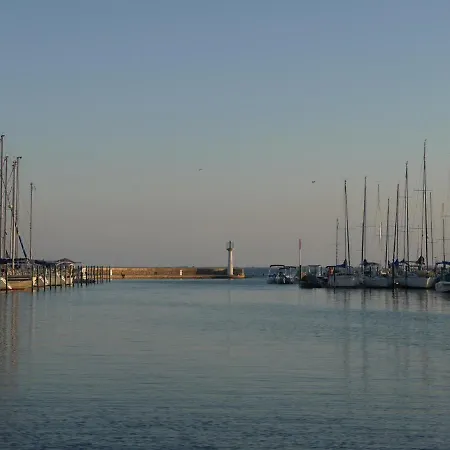 - Les Pieds Dans L'eau Agreable En Toutes Saisons 4 Couchages - Climatisation - Parking Prive - Piscine Sur - Vue Magnifique Et Rare - Situation Optimum - Les Argonautes - Ile Des Pecheurs - Cap D'agde Агд