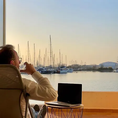 - Les Pieds Dans L'eau Agreable En Toutes Saisons 4 Couchages - Climatisation - Parking Prive - Piscine Sur - Vue Magnifique Et Rare - Situation Optimum - Les Argonautes - Ile Des Pecheurs - Cap D'agde Apartman Agde