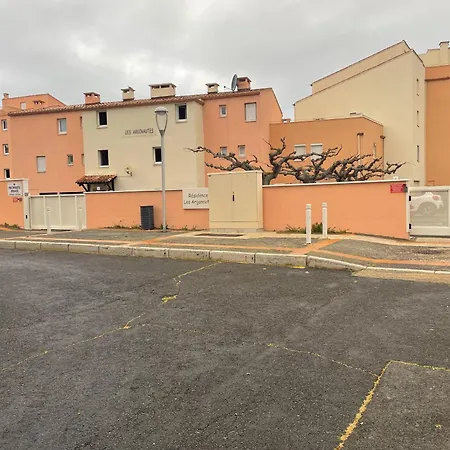 Les Argonautes: Beachfront With Pool And Sea Views Apartment Agde