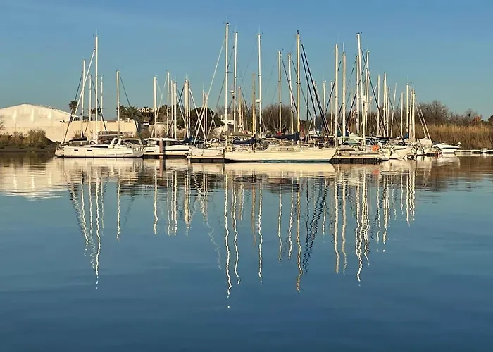 - Les Pieds Dans L'eau Agreable En Toutes Saisons 4 Couchages - Climatisation - Parking Prive - Piscine Sur - Vue Magnifique Et Rare - Situation Optimum - Les Argonautes - Ile Des Pecheurs - Cap D'agde Agde