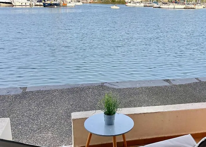 Appartamento - Les Pieds Dans L'eau En Toutes Saisons 4 Couchages - Climatisation - Parking Privé - Piscine Sur - Vue Magnifique Et Rare - Situation Optimum - Les Argonautes - Ile Des Pêcheurs - Cap D'agde Agde